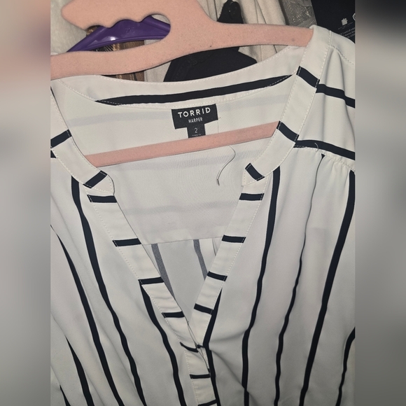 ❄️❄️ Torrid 2x Harper Georgette Pullover Flutter Blouse - Picture 5 of 6